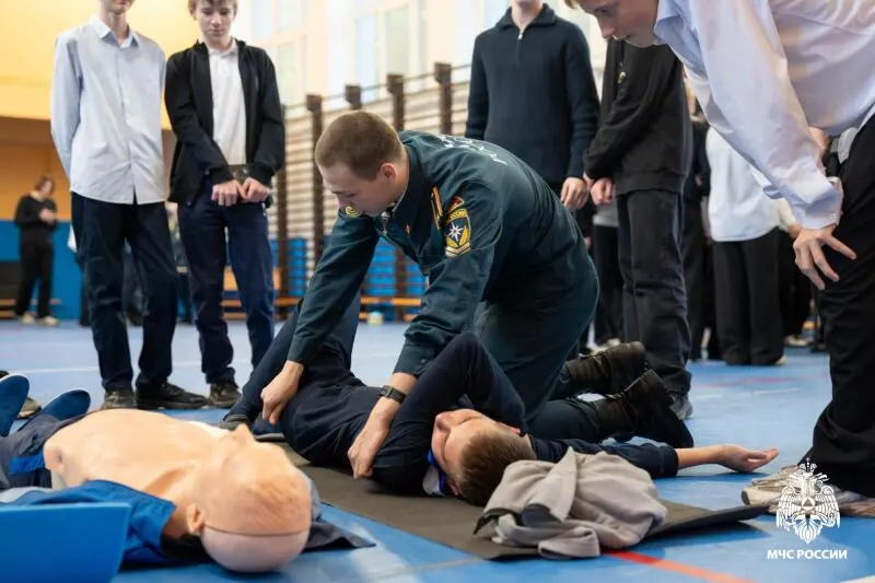 Изображение к материалу: От знаний к действиям: основы безопасности для школьников