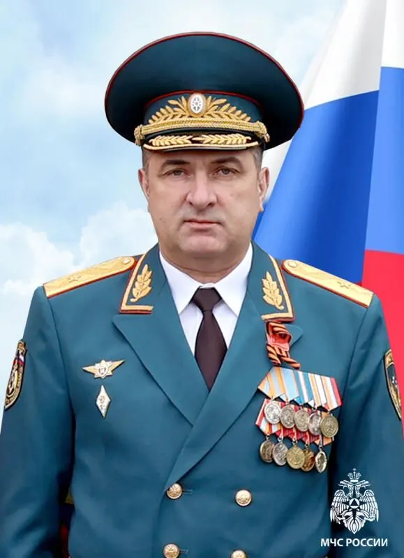 Изображение к материалу: Поздравление начальника Главного управления МЧС России по Томской области Андреева Андрея Анатольевича по случаю 94-й годовщины со дня образования гражданской обороны