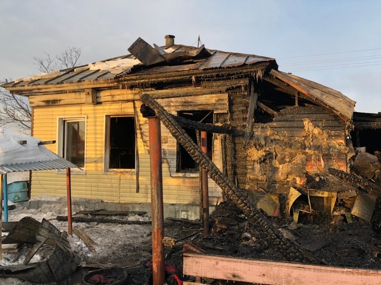 Семейная пара погибла при пожаре в посёлке Самусь.