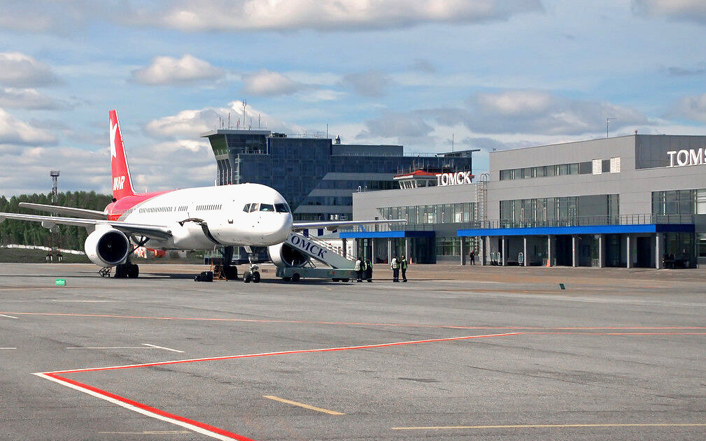 В томском аэропорту открываются рейсы на курорты России