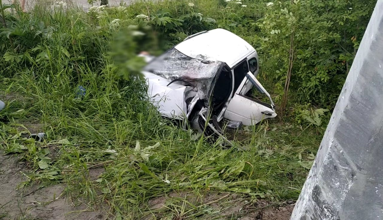 Двое погибли при столкновении Toyota и «Лады» под Томском