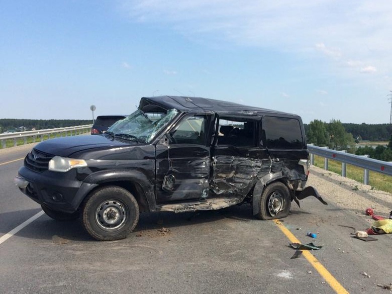 УАЗ «Патриот» перевернулся от столкновения с иномаркой на трассе в Томской области