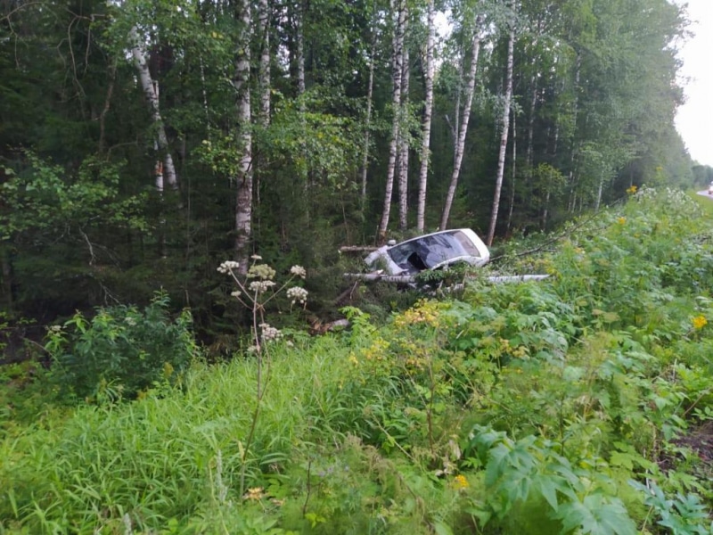 На трассе Томск-Самусь пьяный водитель съехал в кювет и получил травмы
